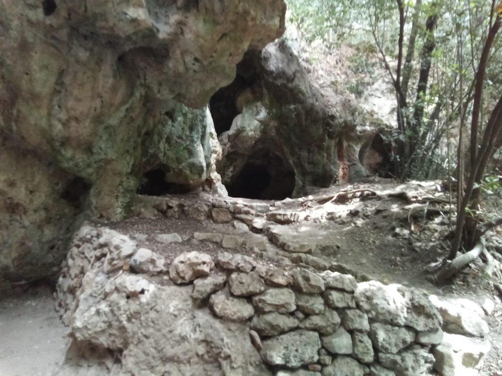 La caverna della foresta di Laconi